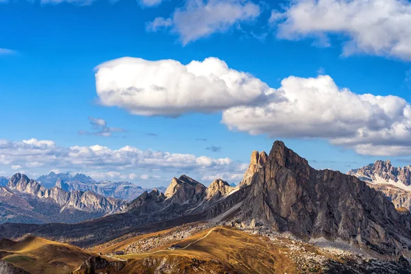 Malowniczy Widok Majestatyczne Dolomity Góry Alpy Włoskie Krajobraz Strzał Passo — Zdjęcie stockowe