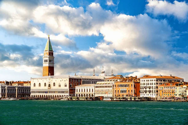 Vista Deslumbrante Torre Sineira San Marco Palácio Doge Arquitetura Italiana — Fotografia de Stock