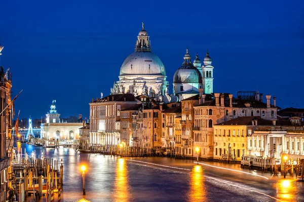 Foto Nocturna Del Gran Canal Basílica Santa Maria Della Salute — Foto de Stock