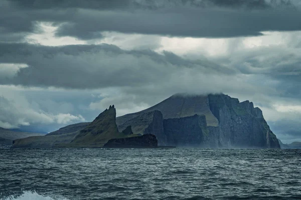 Escena Dramática Las Islas Vagar Tindholmur Islas Feroe Imagen De Stock