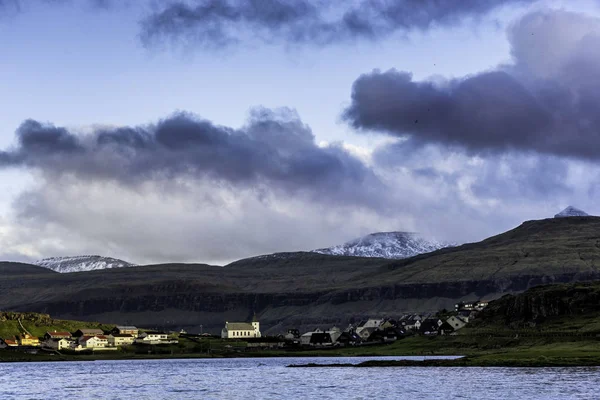 Evening View Little Village White Church Located Faroe Islands — ストック写真