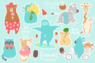 Sevimli hayvanlar karakterleri çocuklar için karikatür el çizilmiş tarzı izole çizimler. Yaz seti - kaligrafi, hayvanlar, dondurma ve diğer unsurlar. Vektör toplama. 