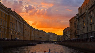Saint Petersburg 'da harika bir gün batımı