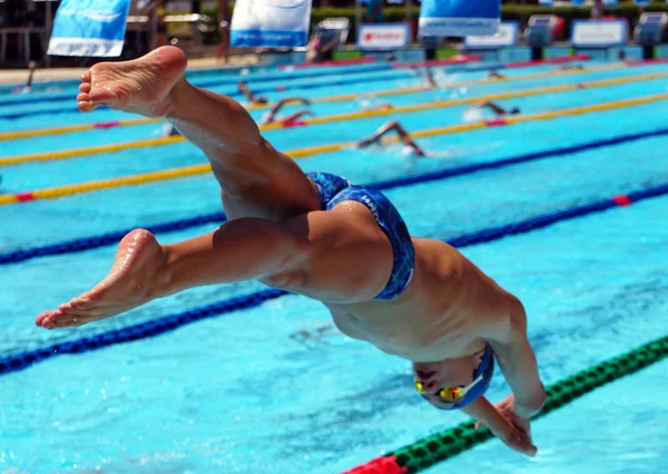 Swimmers at the Cool Swim meeting, Meran, Italy, 2019 — Stock Photo, Image