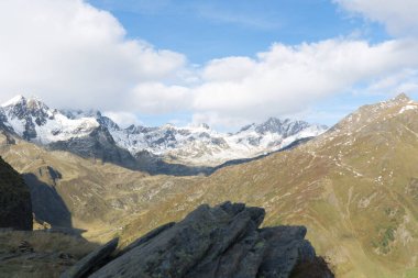 Eylül 2020 'de Otztal Alpleri' nin geniş açı fotoğrafı.