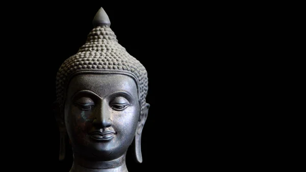 Buddha Gesicht Nahaufnahme Isoliert Auf Schwarz — Stockfoto
