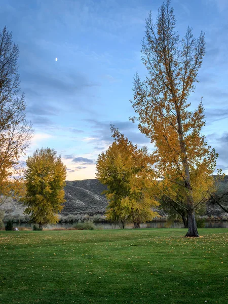 Autunno attraversamento di tre isole — Foto Stock