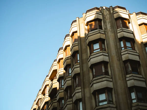 San Sebastian eski görünümlü apartman