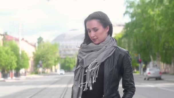 Young Girl Leather Black Jacket Stands Background City Street — Stock Video