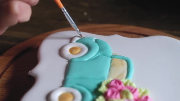 Girl Confectioner Small Brush Decorates Blue Retro Truck Flowers Multi — Stock Video