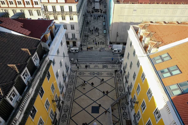 lizbon şehir portekiz merkezi alışveriş caddesi rua augusta havadan görünümü, insanlar turist kalabalık