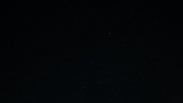 Salida del sol noche bóveda estrellada paisaje cielo con estrellas parpadeantes movimiento timelapse, universo y rotación del campo del corazón 4k — Vídeos de Stock