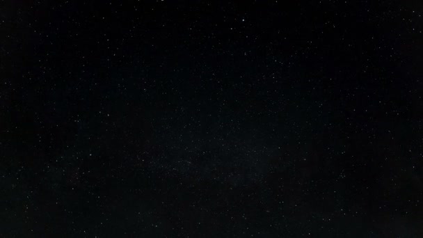 Падаючі зірки на нічному зоряному небі з часовим поясом руху зірок, всесвітнє поле 4k — стокове відео