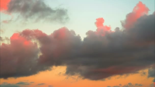 Alba Rosso turchese arancio tramonto cielo nuvole time lapse sfondo, tempesta nube movimento 4k — Video Stock