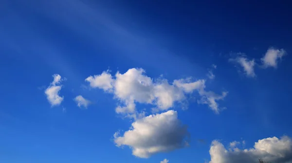Красиві Хмари Блакитному Небі — стокове фото