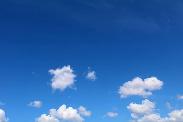 Красиві Хмари Блакитному Небі — стокове фото