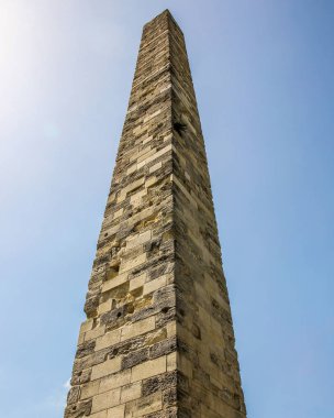 İstanbul, Türkiye - yaz - ünlü mimari, şehir manzarası. Konstantinopolis Hipodromu - dikilitaş