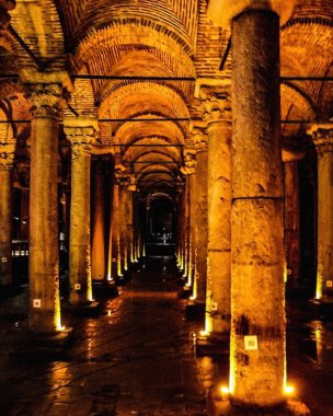 İstanbul, Türkiye - yaz - ünlü mimari, iç detaylar, dekor. Yeraltı Bazilikası Sarnıcı