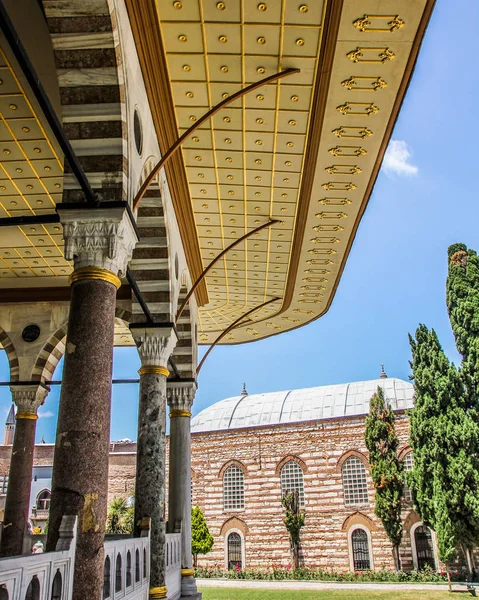 Istambul Turquia Verão Arquitetura Famosa Vista Cidade Palácio Topkapi — Fotografia de Stock