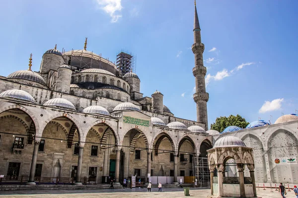 Istambul Turquia Verão Arquitetura Famosa Vista Cidade Mesquita Sultão Ahmed — Fotografia de Stock