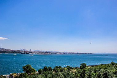 İstanbul, Türkiye - yaz - nehir panoraması, şehir manzarası. Boğaz