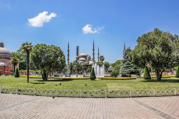 Κωνσταντινούπολη Τουρκία Καλοκαιρινή Διάσημη Αρχιτεκτονική Θέα Στην Πόλη Τζαμί Σουλτάνος — Φωτογραφία Αρχείου