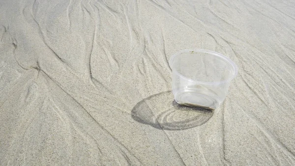 Transparent Plastic Cup Beach Make Pollution Ocean Environmental Conservation Concept — Stock Photo, Image