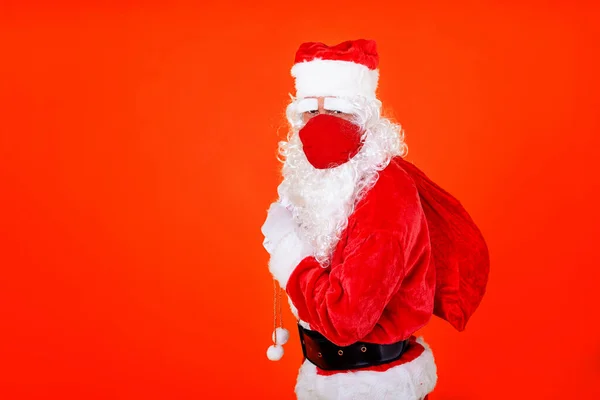 Santa Claus Usando Una Máscara Roja Navidad Covid Tiempo —  Fotos de Stock