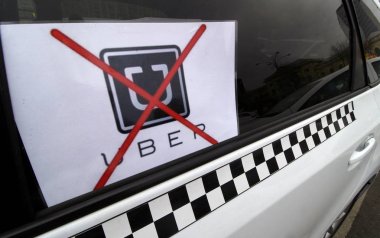 Taksi şoförlerine Uber protestosu - Bükreş