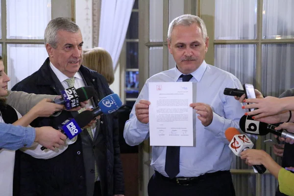 Calin Popescu Tariceanu a Liviu Dragnea-dopis pro rumunskou — Stock fotografie