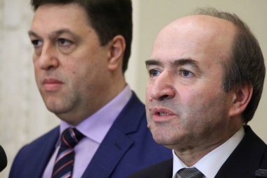 Tudorel Toader, Romanya Adalet Bakanı - basın confe