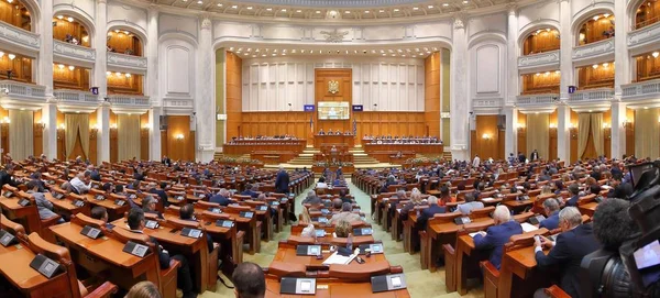 Parlamento rumano - Discurso de Viorica Dancila —  Fotos de Stock