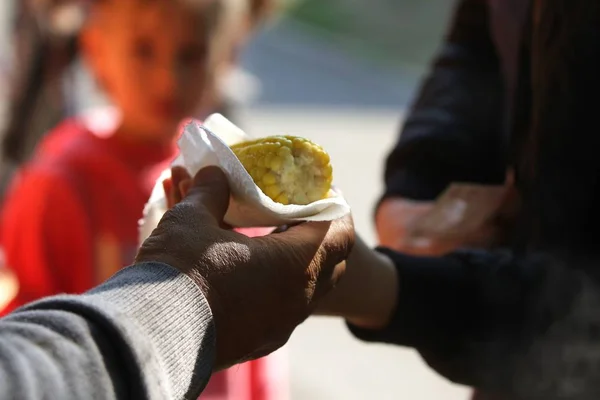 Традиційні агрохарчові продукти Маркет-Бухарест, Ромська — стокове фото