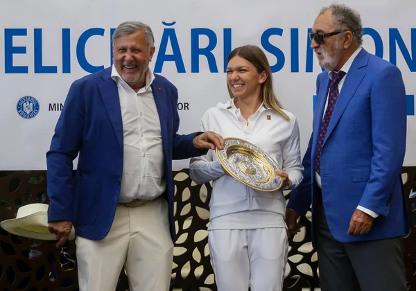 Simona Halep, ganadora de Wimbledon - llegada a Rumanía — Foto de Stock