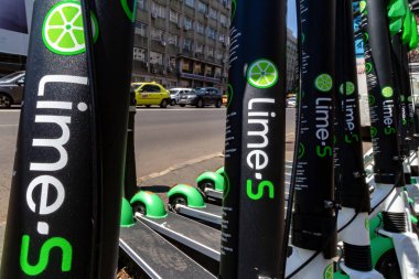 Bükreş, Romanya 'da scooter paylaşımı sistemi