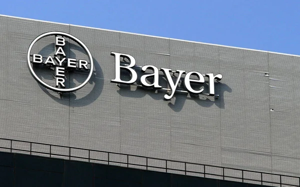 Logo Bayer, en Bucarest, Rumania . — Foto de Stock