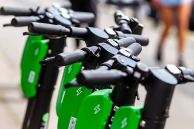 Bükreş, Romanya 'da scooter paylaşımı sistemi