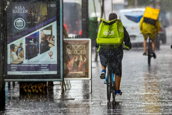 Gıda teslimat kurye-Bükreş