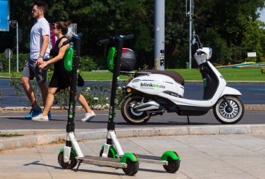 Bükreş, Romanya 'da scooter paylaşımı sistemi