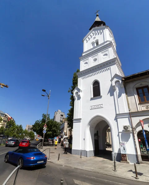 Arquitetura em Bucareste - Igreja Católica Romana "Baratia " — Fotografia de Stock