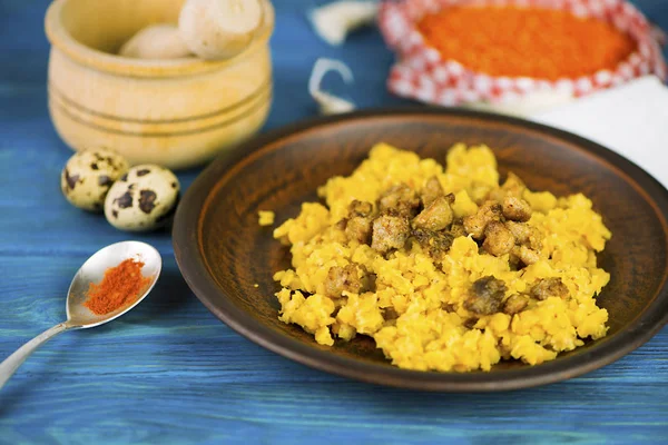 Porridge Lenticchie Con Carne Fritta Piatto — Foto Stock