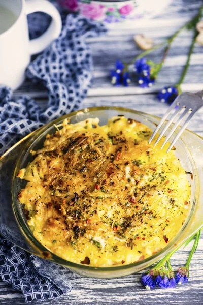 Purè Patate Forno Con Salsicce Formaggio Piatto — Foto Stock