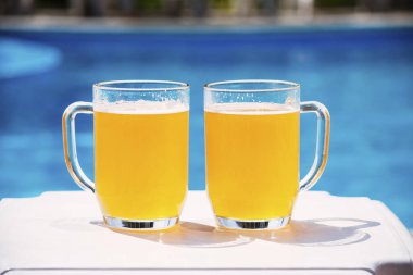 bardak bira havuzu su tatil yaz