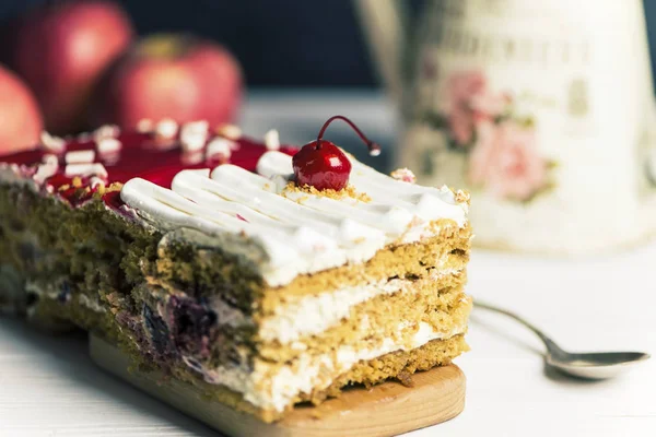 Delicious Cherry Sponge Cake White Cream Red Jelly — Stock Photo, Image