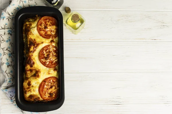 etli börek peynir ve domates, Lazanya ile pişmiş