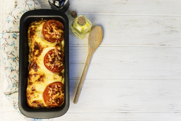 etli börek peynir ve domates, Lazanya ile pişmiş