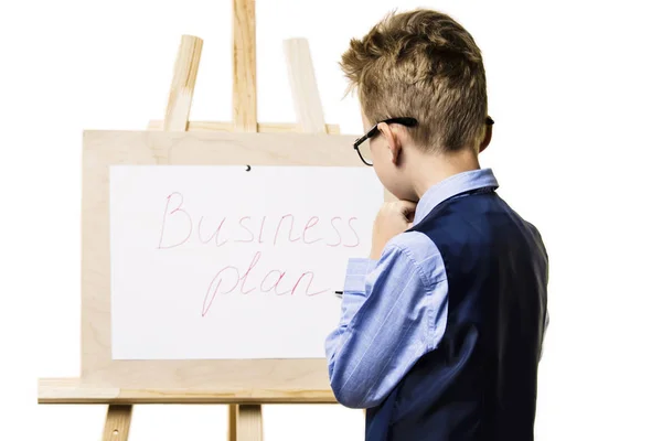 Leuke Jongen Doen Businessplan Papier Witte Achtergrond — Stockfoto