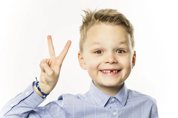 Gelukkig Grappige Schattige Jongen Zonder Voortanden Tonen Handgebaar — Stockfoto