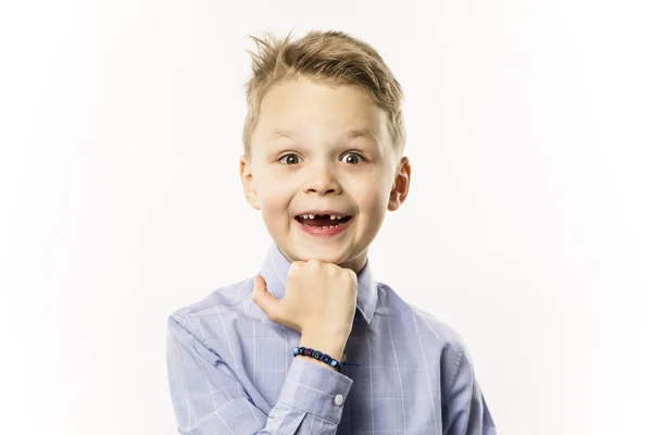 Feliz Engraçado Bonito Menino Sem Frente Dentes Mostrando Mão Gesto — Fotografia de Stock