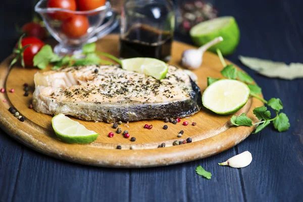 Red Fish Salmon Baked Spices Lemon Wooden Board — Stock Photo, Image